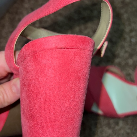 Anne Klein US 7.5 womens pink suede chunky heels. Gently used. - Picture 15 of 16